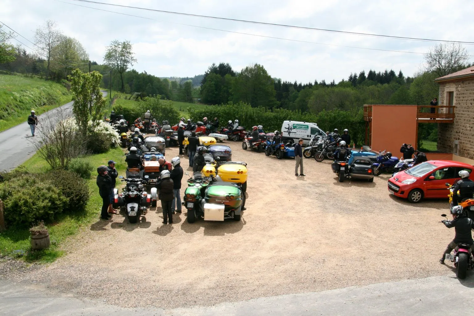 Side cars devant les gites